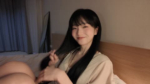 男友第一人称卧室拌嘴捏脸憋笑