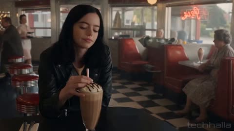 1950s diner: time freezes, then rewinds